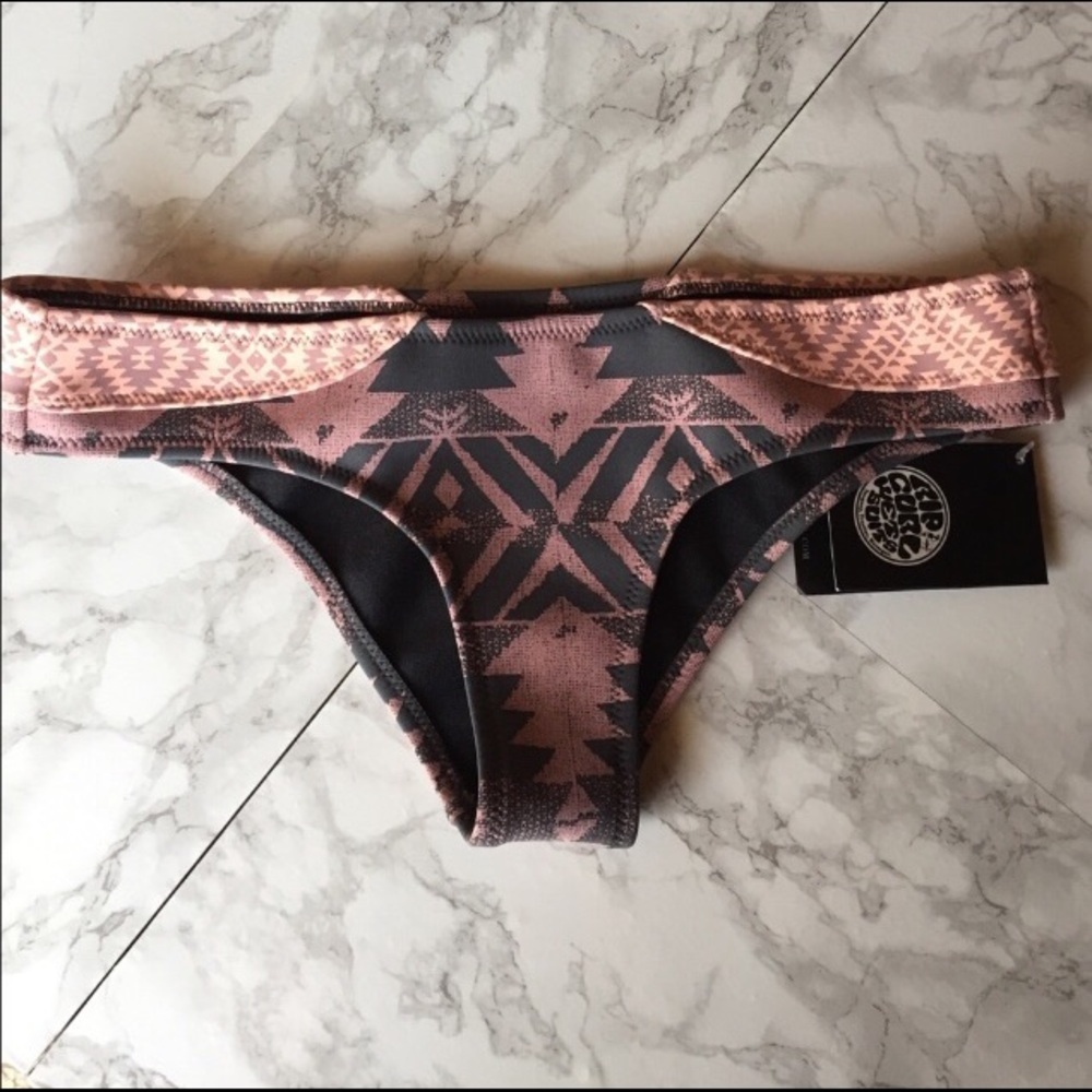 Ripcurl neoprene bikini - Picture 4 of 5